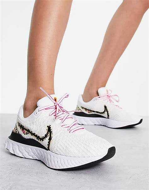 nike free 3.0 weiß leopardenmuster|Nike Free Running Shoes.